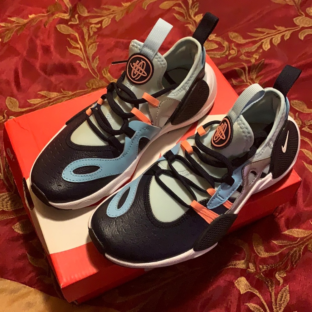 Brand new Nike Huarache E.D.G.E
